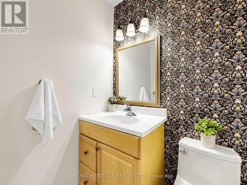Powder room - 1237 Fieldstone Circle N, Pickering, ON - Indoor Photo Showing Bathroom