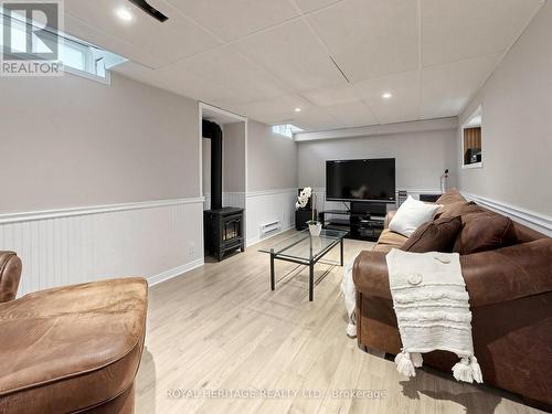 1237 Fieldstone Circle N, Pickering, ON - Indoor With Fireplace