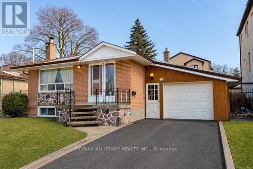 394 OSIRIS DRIVE  Richmond Hill, ON L4C 2P9
