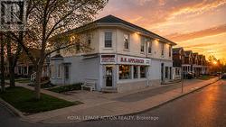 260 MURRAY STREET Brantford, ON N3S 5S5