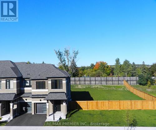 94 TURNBERRY LANE  Barrie, ON L4N 6K7