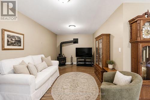 lower living space - 132 Lawson Drive, Kearney, ON - Indoor Photo Showing Living Room