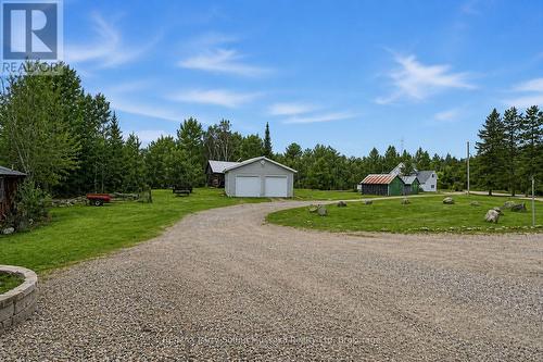 2 door garage - 132 Lawson Drive, Kearney, ON - Outdoor