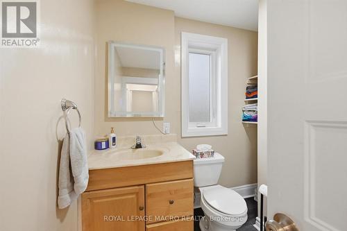 46 Mayflower Avenue, Hamilton, ON - Indoor Photo Showing Bathroom