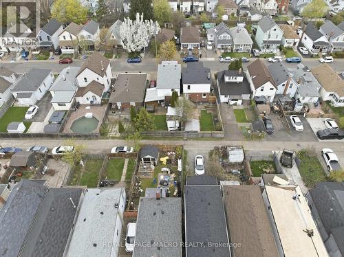 Family friendly neighbourhood - 46 Mayflower Avenue, Hamilton, ON - 