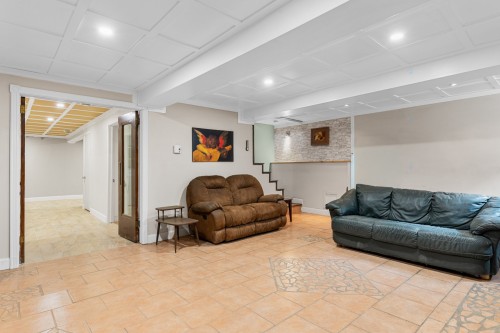 Salle familiale - 494 Rue Fortin, Napierville, QC - Indoor