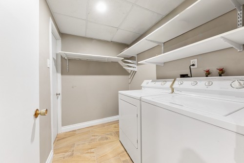 Salle de lavage - 494 Rue Fortin, Napierville, QC - Indoor Photo Showing Laundry Room