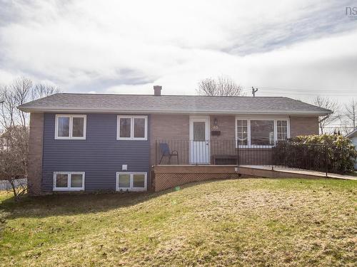 40 Aspen Way Crescent  Dartmouth, NS B2V 1H8