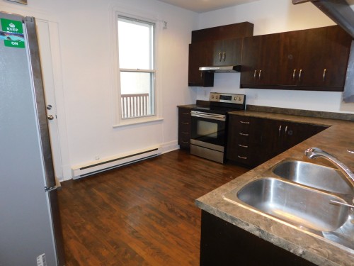 Cuisine - 5331 Av. Gatineau, Montréal (Côte-Des-Neiges/Notre-Dame-De-Grâce), QC - Indoor Photo Showing Kitchen With Double Sink