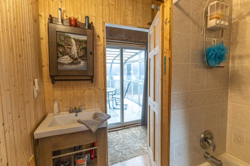 Salle de bains - 5710 Ch. Brassard, Saint-Zénon, QC 