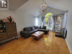 98 BROOKEVIEW DRIVE Aurora, ON L4G 6R5