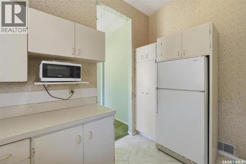706 Arlington Avenue, Saskatoon, SK - Indoor Photo Showing Kitchen