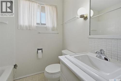 706 Arlington Avenue, Saskatoon, SK - Indoor Photo Showing Bathroom