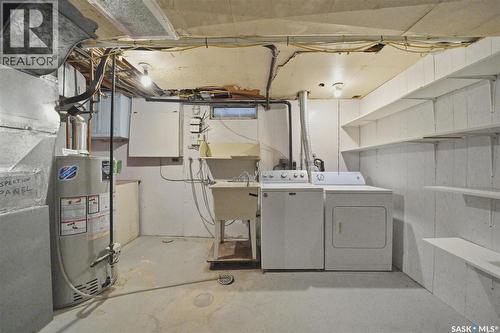706 Arlington Avenue, Saskatoon, SK - Indoor Photo Showing Laundry Room