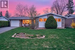 10 CLEADON DRIVE Ottawa, ON K2H 5P3