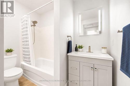 203 - 573 Armstrong Road, Kingston (East Gardiners Rd), ON - Indoor Photo Showing Bathroom