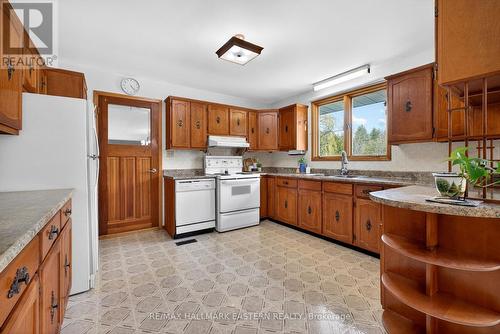 147 Second Line, Douro-Dummer, ON - Indoor Photo Showing Kitchen With Double Sink