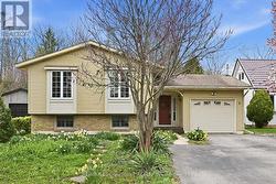 8 SULLIVAN'S LANE Hamilton, ON L9H 5N7