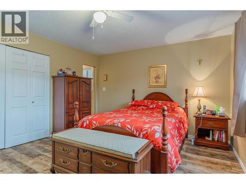 1224 Third Avenue, Trail, BC - Indoor Photo Showing Bedroom
