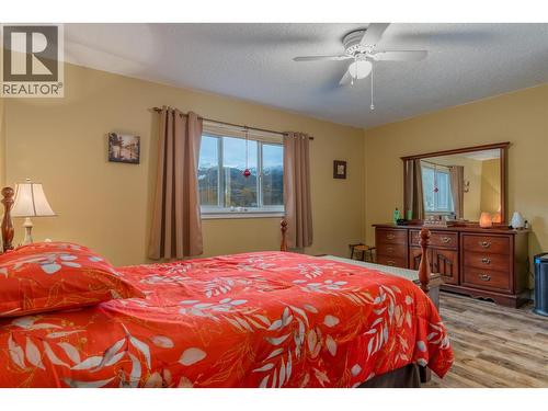 1224 Third Avenue, Trail, BC - Indoor Photo Showing Bedroom