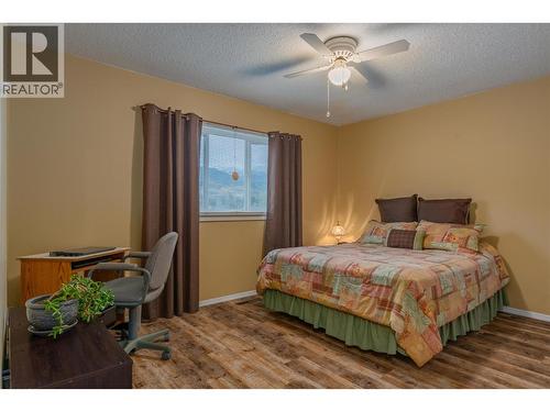 1224 Third Avenue, Trail, BC - Indoor Photo Showing Bedroom