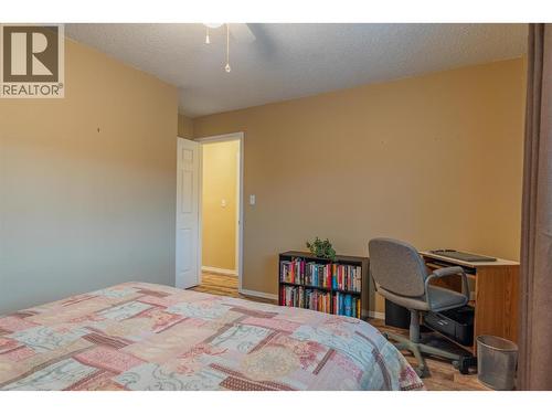 1224 Third Avenue, Trail, BC - Indoor Photo Showing Bedroom