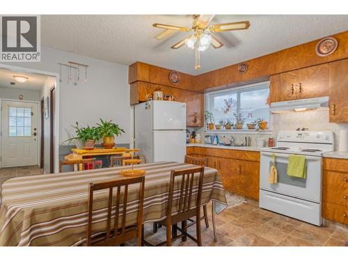 1224 Third Avenue, Trail, BC - Indoor Photo Showing Kitchen