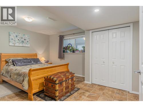 1224 Third Avenue, Trail, BC - Indoor Photo Showing Bedroom