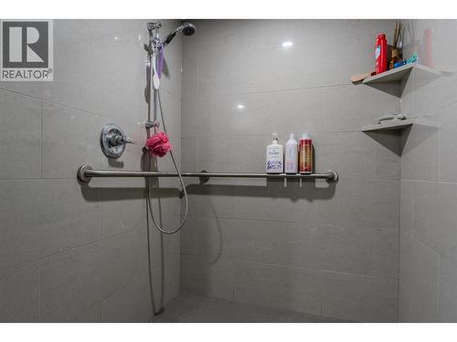 1224 Third Avenue, Trail, BC - Indoor Photo Showing Bathroom