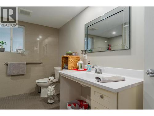 1224 Third Avenue, Trail, BC - Indoor Photo Showing Bathroom