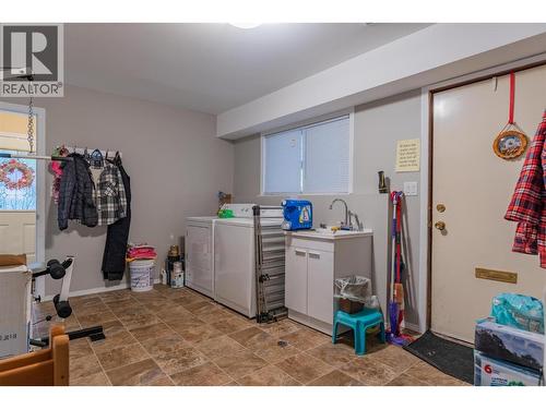 1224 Third Avenue, Trail, BC - Indoor Photo Showing Laundry Room