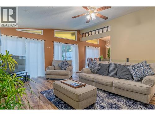 1224 Third Avenue, Trail, BC - Indoor Photo Showing Living Room
