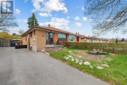 126 LANGDEN AVENUE Toronto, ON M6N 2L5
