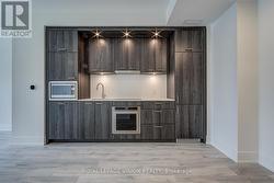 526 - 858 DUPONT STREET Toronto, ON M6G 0C1