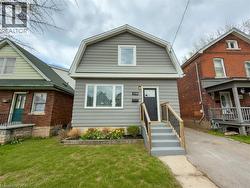 138 CAVELL Avenue  Hamilton, ON L8L 7E5