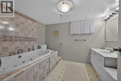 186 Seneca Avenue, Hamilton, ON - Indoor Photo Showing Bathroom