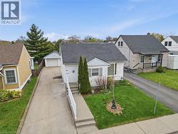 44 SELKIRK Avenue  Hamilton, ON L8H 5L7
