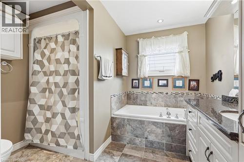 44 Selkirk Avenue, Hamilton, ON - Indoor Photo Showing Bathroom