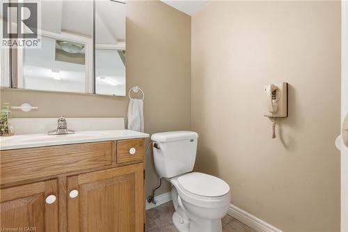 44 Selkirk Avenue, Hamilton, ON - Indoor Photo Showing Bathroom