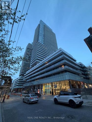 1902 - 161 ROEHAMPTON AVENUE  Toronto, ON M4P 0C8