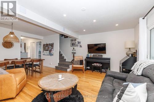 64 - 77 Linwell Road, St. Catharines (Lakeport), ON - Indoor Photo Showing Living Room