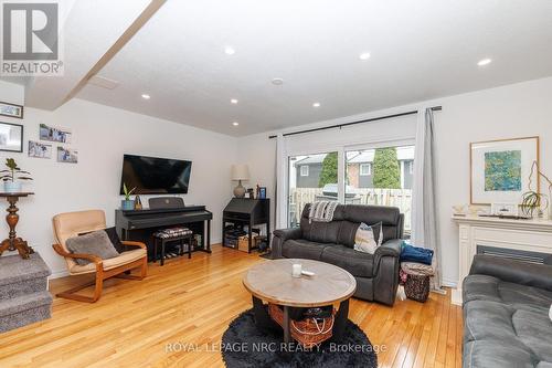 64 - 77 Linwell Road, St. Catharines (Lakeport), ON - Indoor Photo Showing Living Room