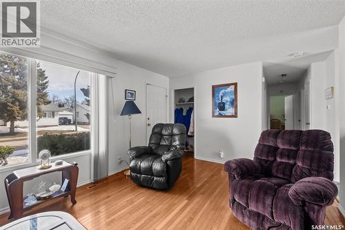 503 Bennett Drive, Prince Albert, SK - Indoor Photo Showing Living Room