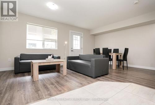 113 - 288 Albert Street, Waterloo, ON - Indoor Photo Showing Living Room