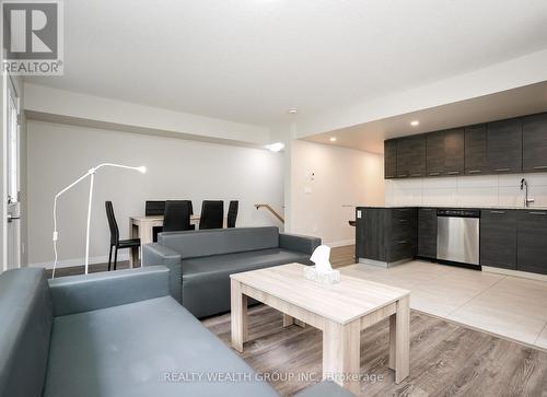 113 - 288 Albert Street, Waterloo, ON - Indoor Photo Showing Living Room