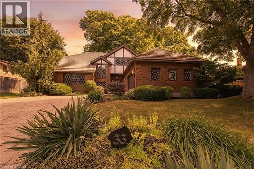 33 WALNUT Drive  Guelph, ON N1E 4B4