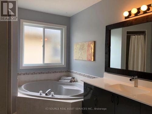 98 Summers Drive, Thorold, ON - Indoor Photo Showing Bathroom