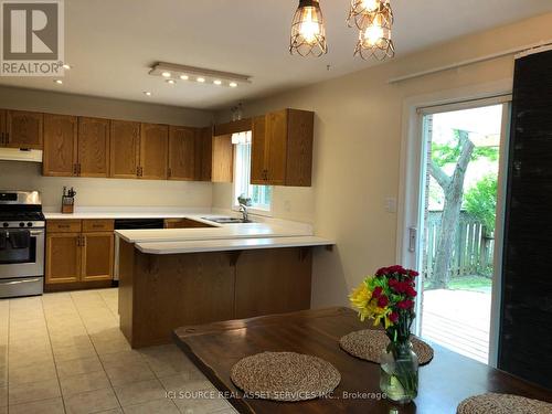 98 Summers Drive, Thorold, ON - Indoor Photo Showing Kitchen
