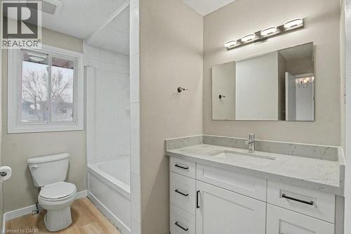 104 Ralgreen Crescent, Kitchener, ON - Indoor Photo Showing Bathroom