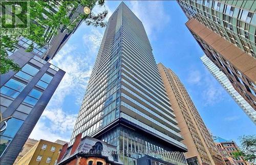2106 - 15 GRENVILLE STREET  Toronto, ON M4Y 0B9